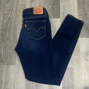 Levi’s size 28 - 711 skinny jeans